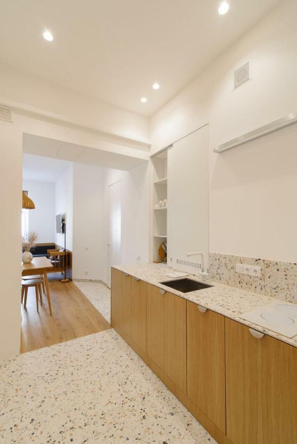 Sunrise Apartment Lviv Exterior photo